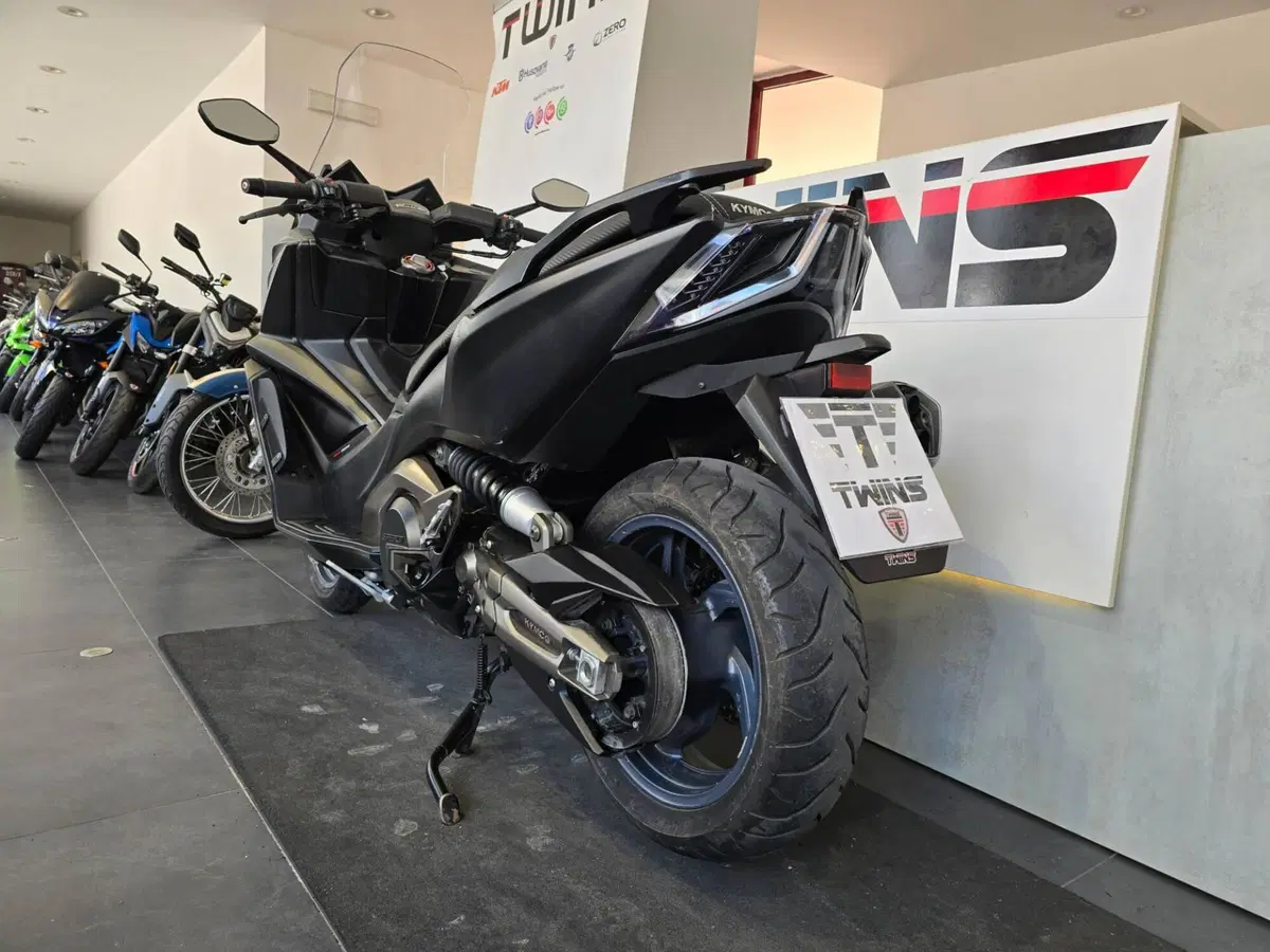 Kymco AK 550 ETS (2021 - 26) (6)