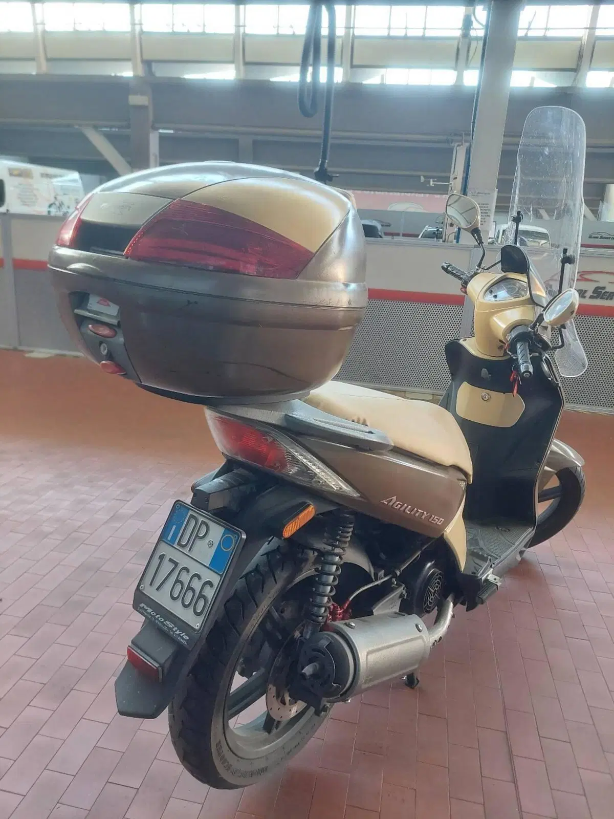 Kymco Agility 150 R16 (8)