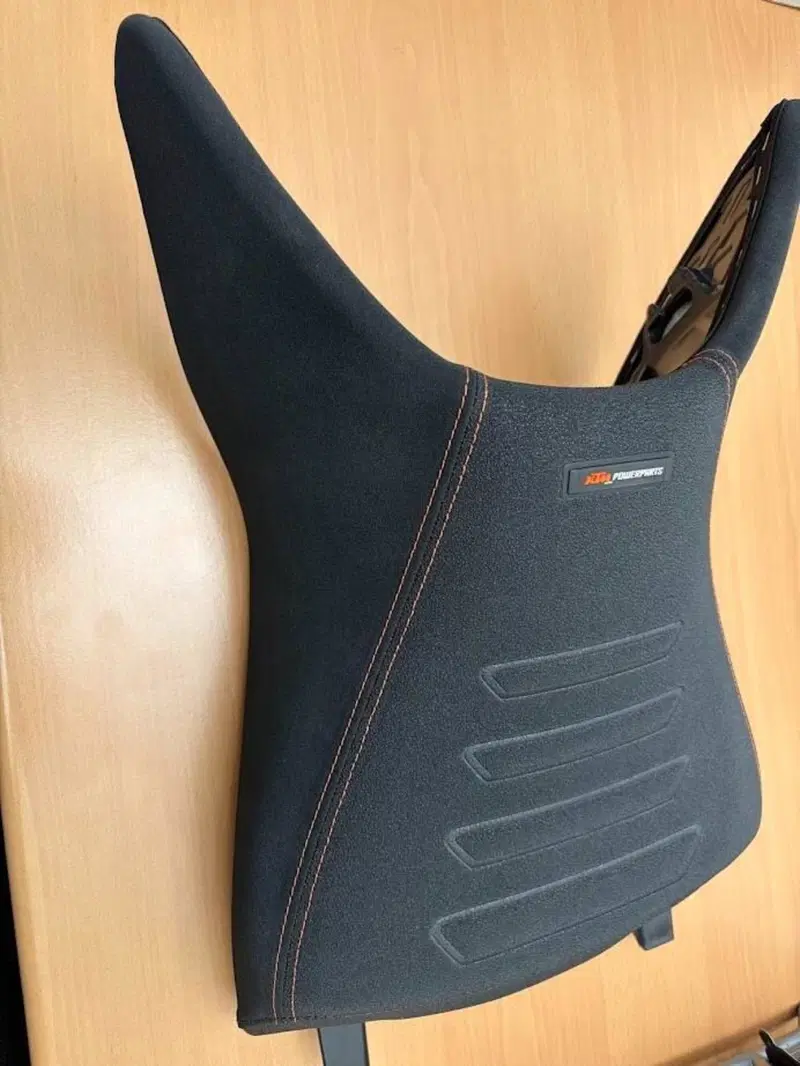 SELLA PILOTA Ktm (2)