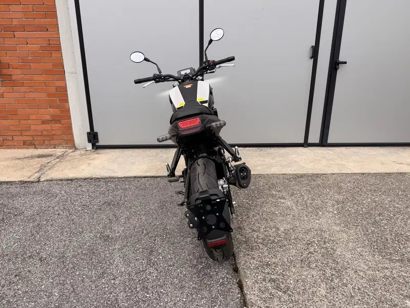 Benelli Leoncino 250 (2021 - 25) (7)