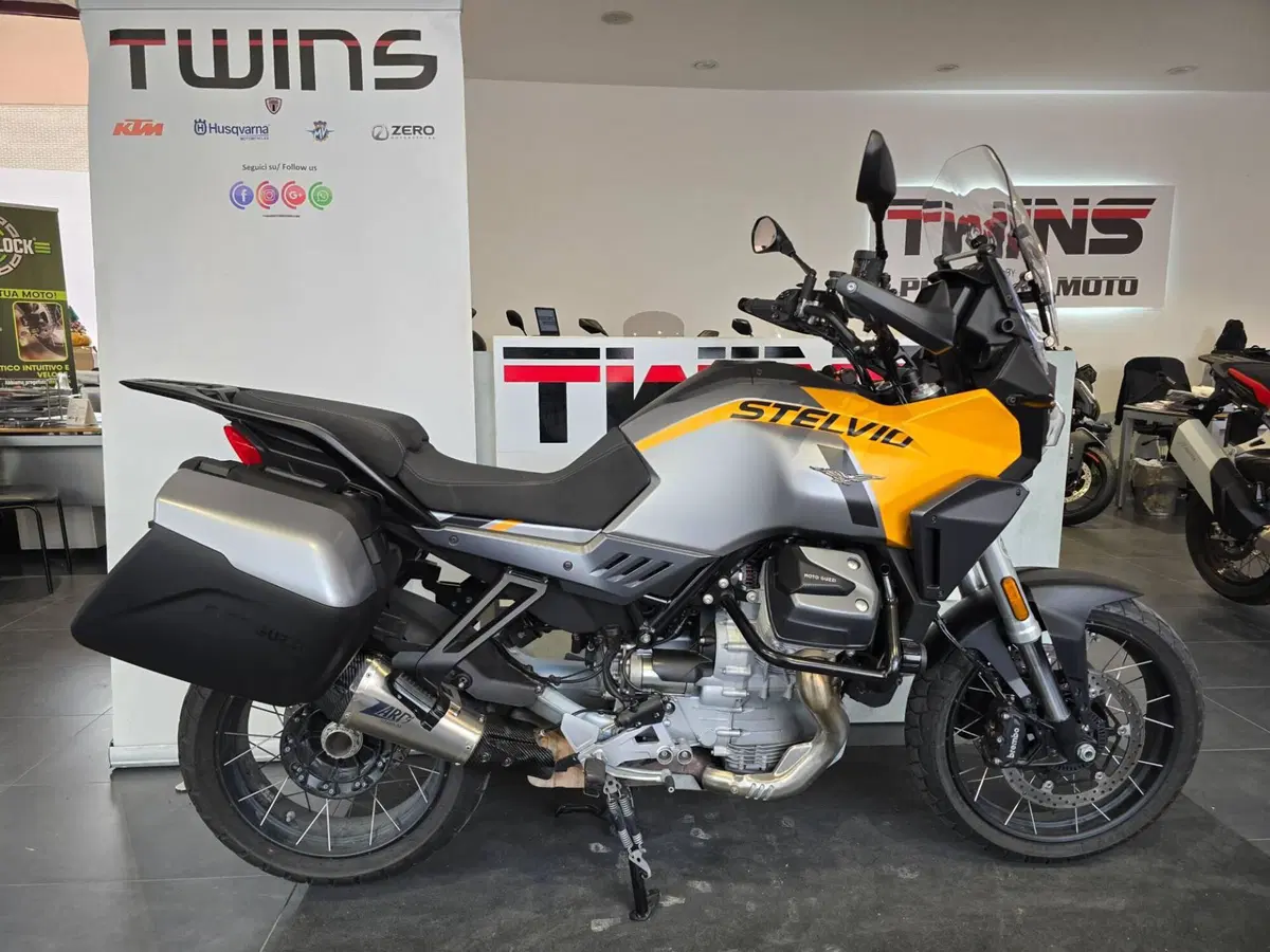 Moto Guzzi Stelvio (2024 - 26)