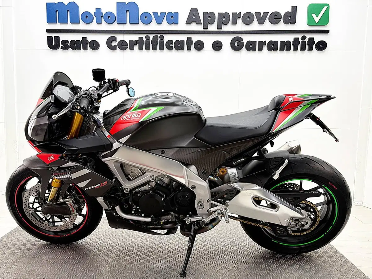 Aprilia Tuono V4 Factory (2019 - 20) (2)