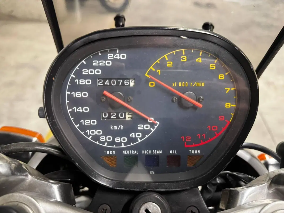 Suzuki GSX 1100S Katana (9)