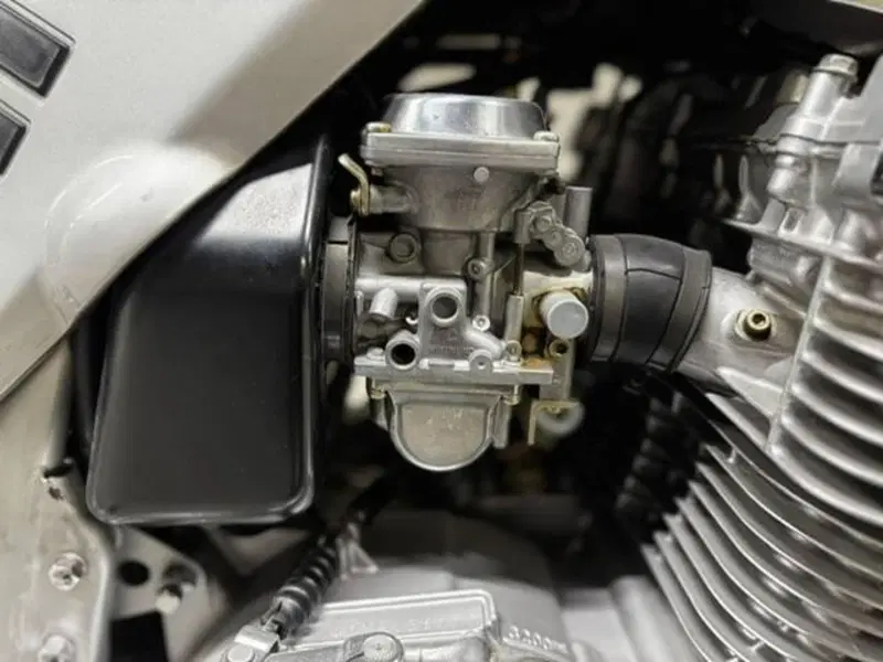 Suzuki GSX 1100S Katana (10)