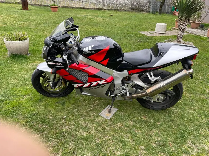 Honda VTR 1000 SP-2 (2002 - 06) (2)