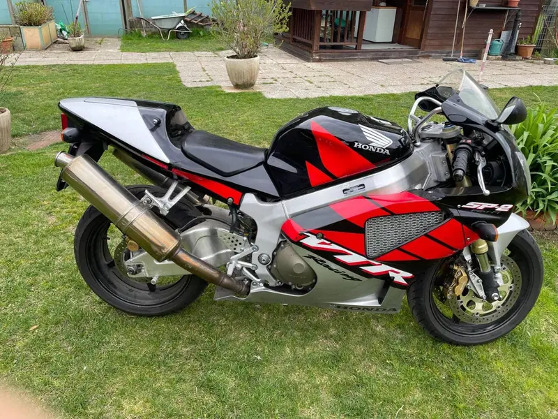 Honda VTR 1000 SP-2 (2002 - 06) (5)