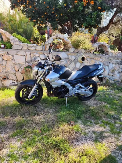 Suzuki GSR 600 (2006 - 11) usata