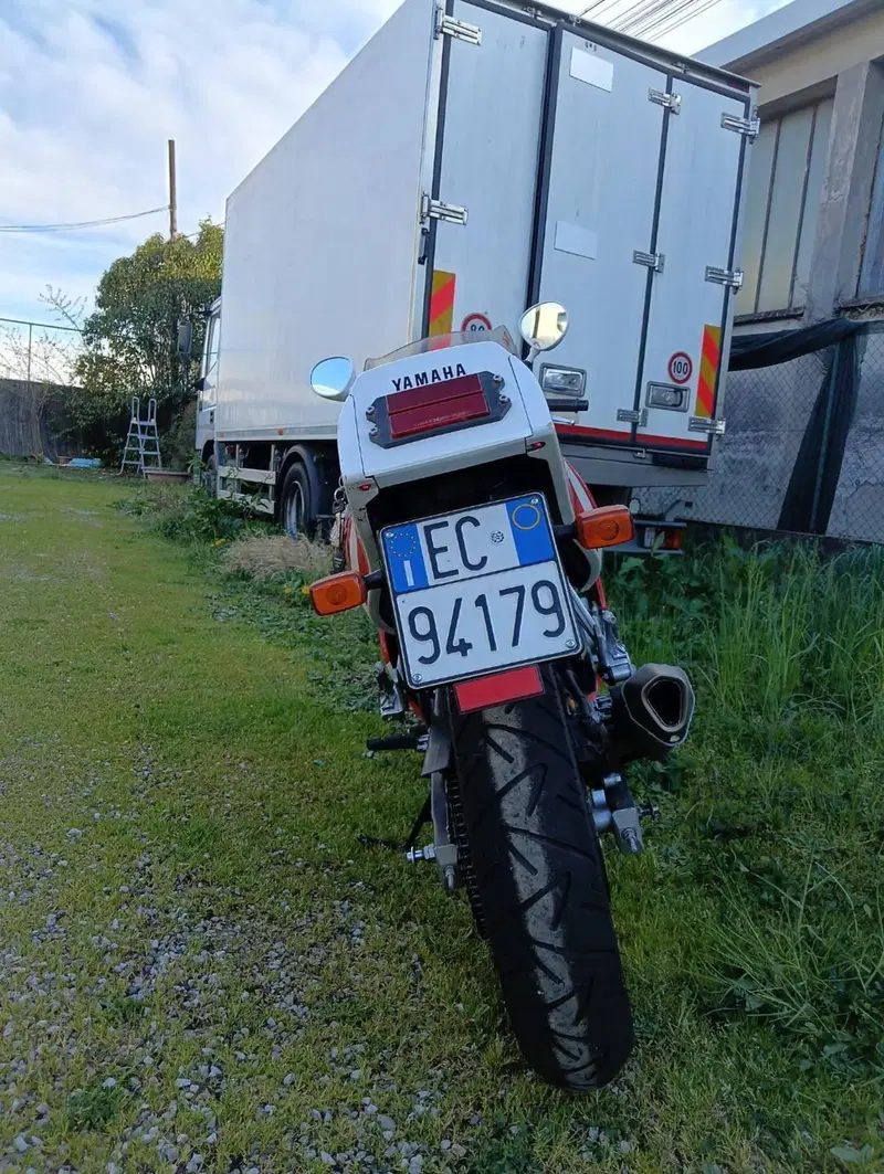 Yamaha FZR 250 R 3LN Deltabox Combination (6)