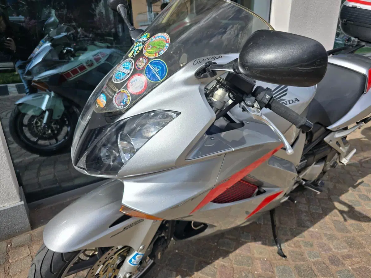Honda VFR 800 (2002 - 05) (5)