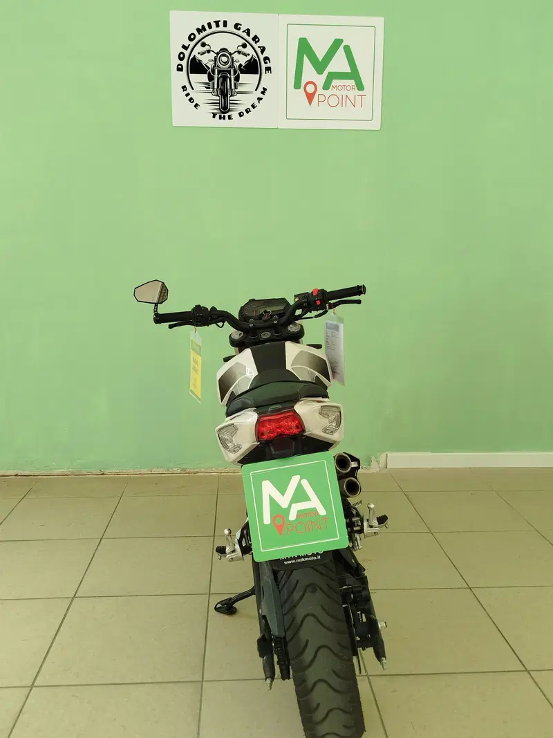 Benelli Tornado Naked T 125 (2022 - 25) (4)