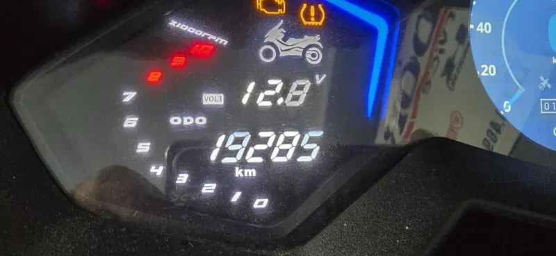 Kymco AK 550 (2017 - 19) (3)