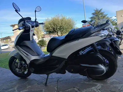 Piaggio Beverly 350 SportTouring ie (2011 - 15) usata