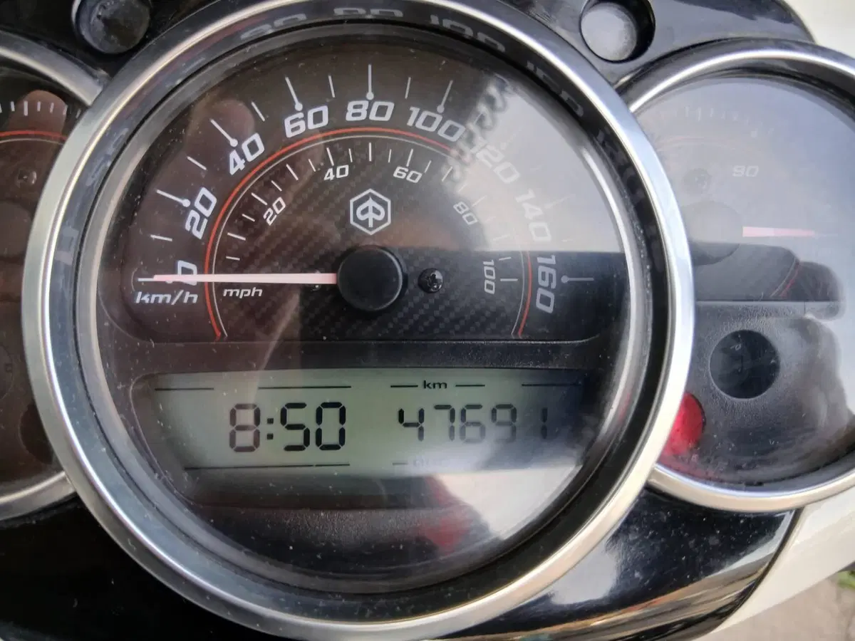 Piaggio Beverly 350 SportTouring ie (2011 - 15) (4)