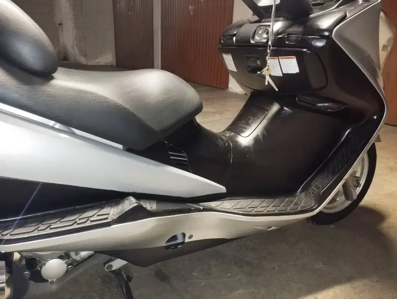 Suzuki Burgman AN 400 (2006 - 07) (8)