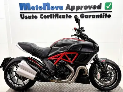 Ducati Diavel 1200 Carbon (2010 - 13) usata