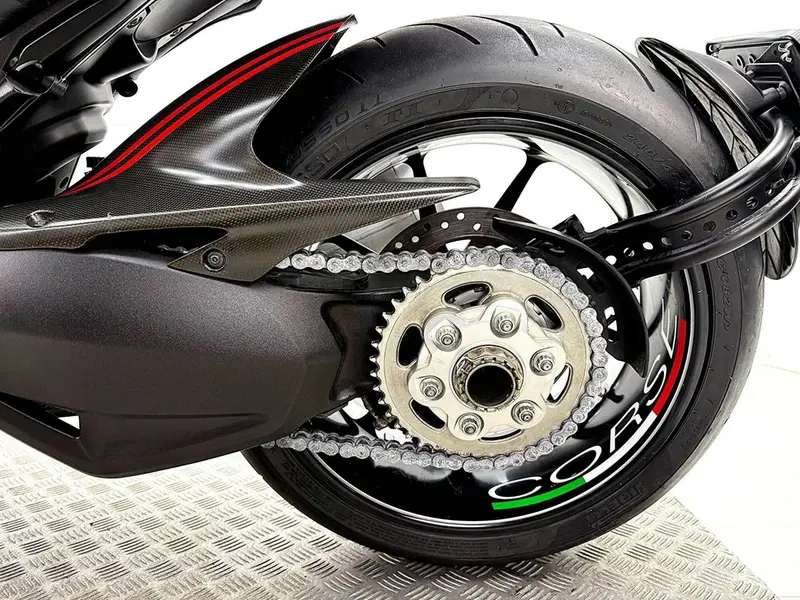 Ducati Diavel 1200 Carbon (2010 - 13) (17)