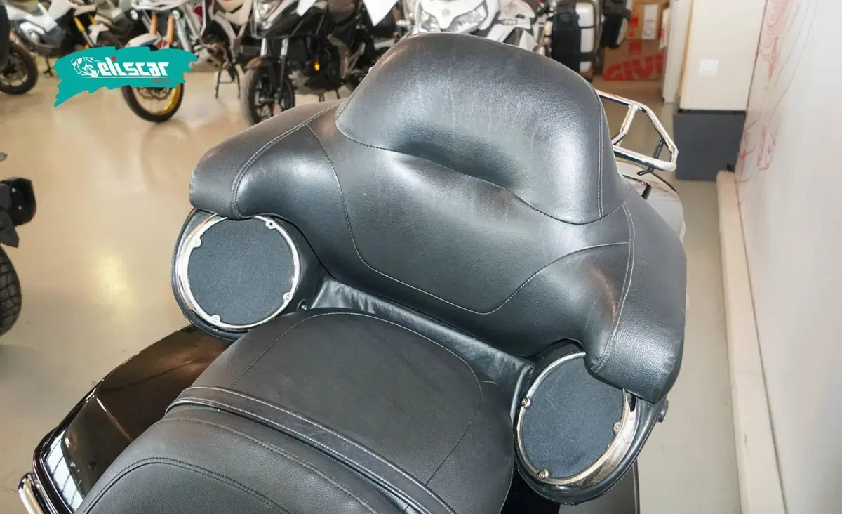 Harley-Davidson 114 Road Glide Limited (2020) - FLTRK (10)