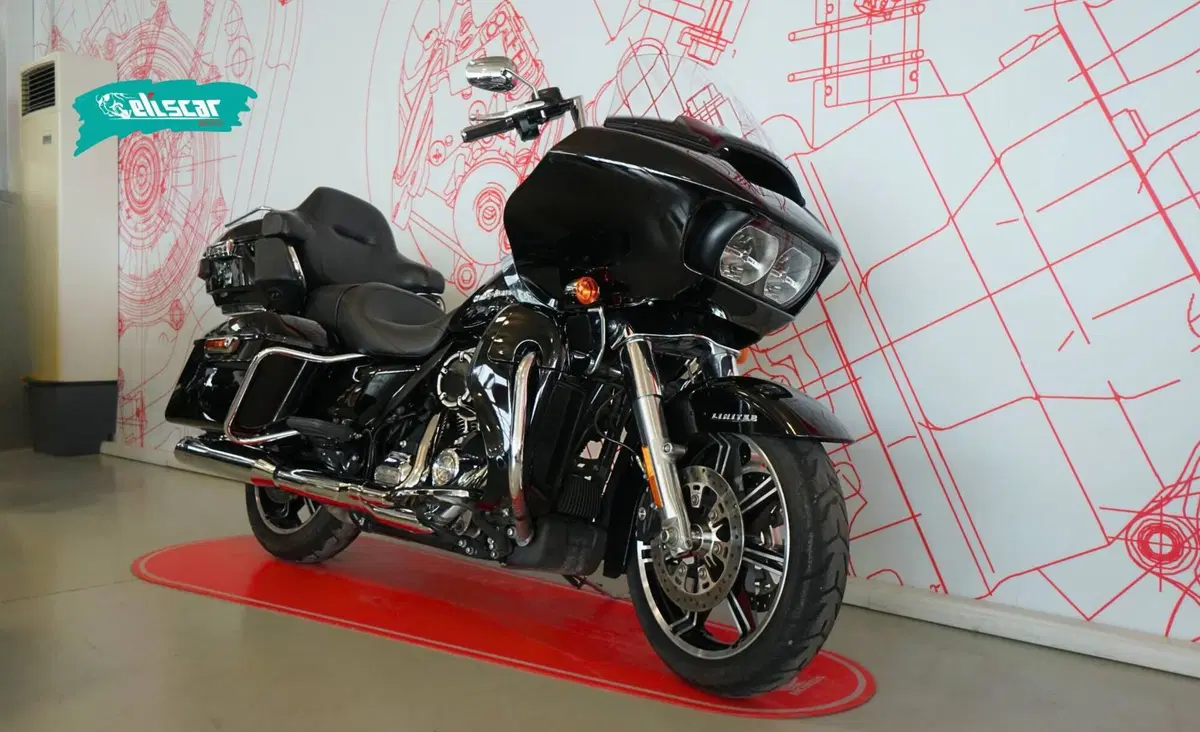 Harley-Davidson 114 Road Glide Limited (2020) - FLTRK (2)