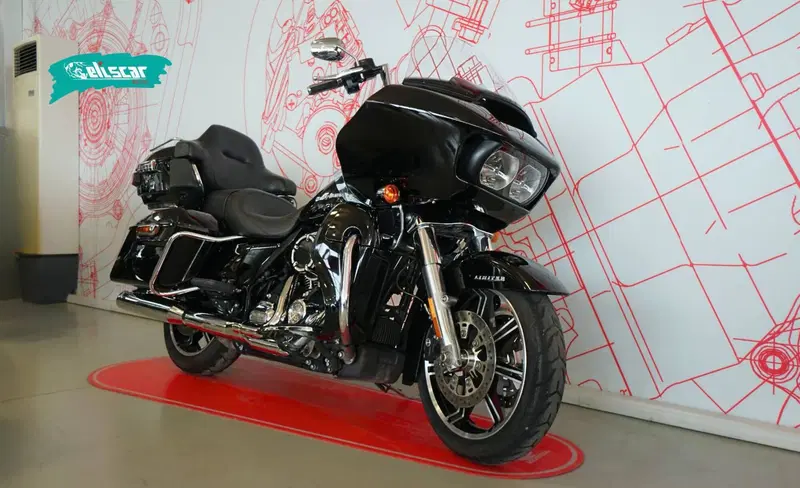 Harley-Davidson 114 Road Glide Limited (2020) - FLTRK (2)