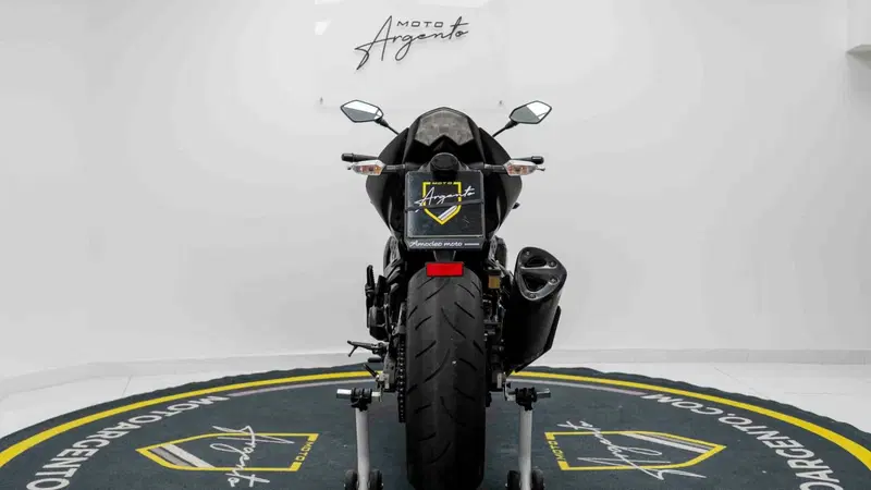 Kawasaki Z 750 R (2011 - 14) (4)