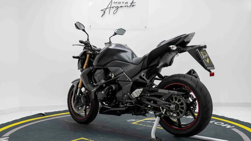 Kawasaki Z 750 R (2011 - 14) (5)
