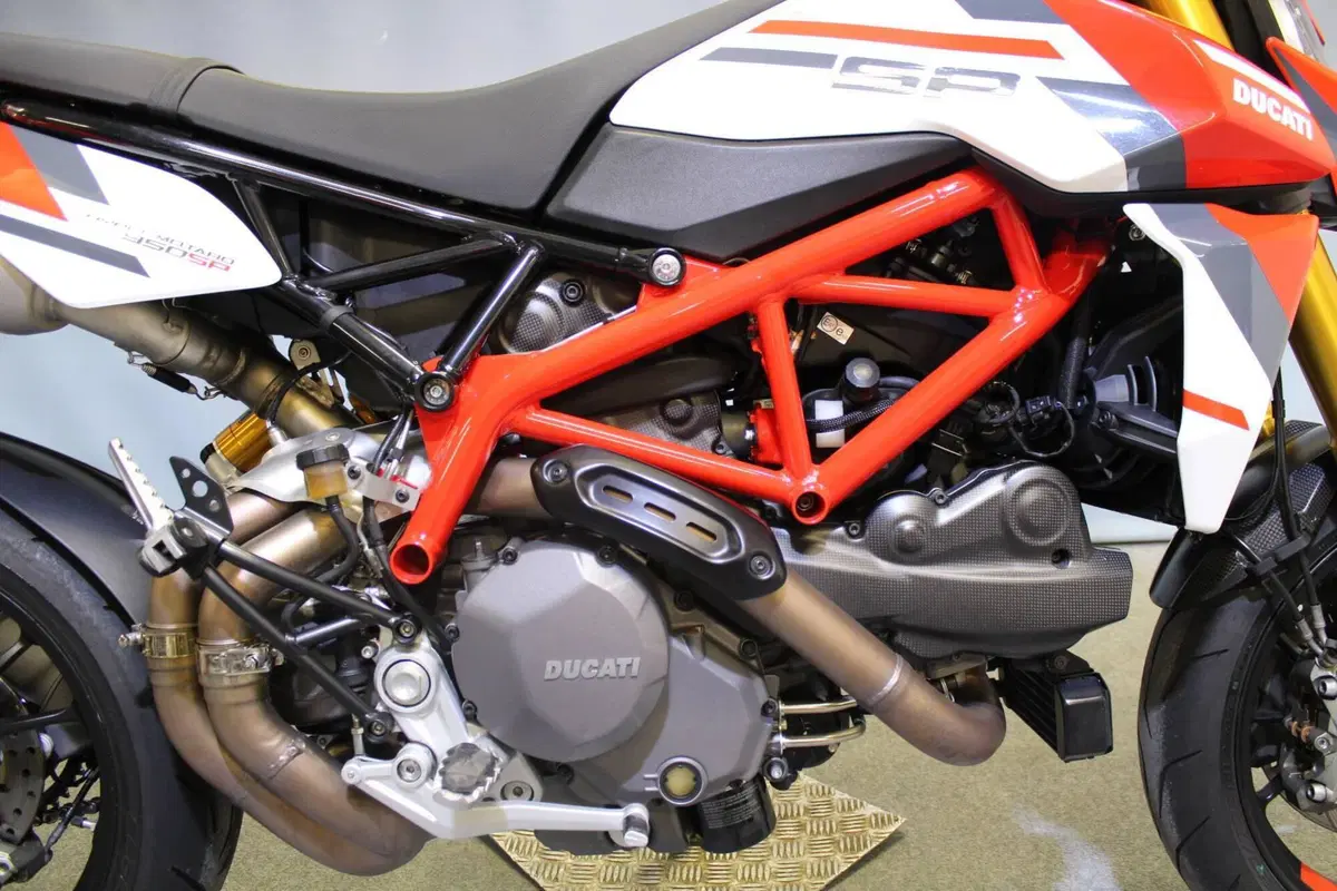 Ducati Hypermotard 950 SP (2022 - 25) (9)