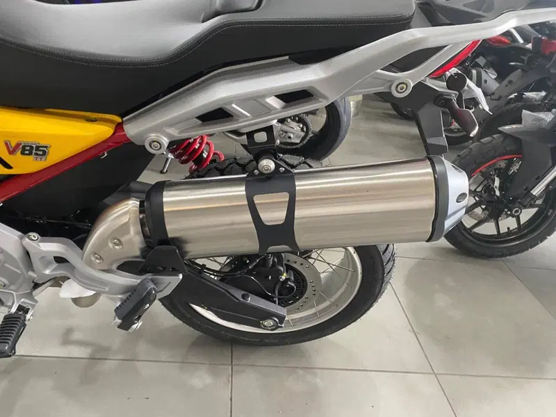 Moto Guzzi V85 TT (2024 - 26) (6)