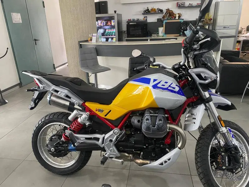 Moto Guzzi V85 TT (2024 - 26) (3)