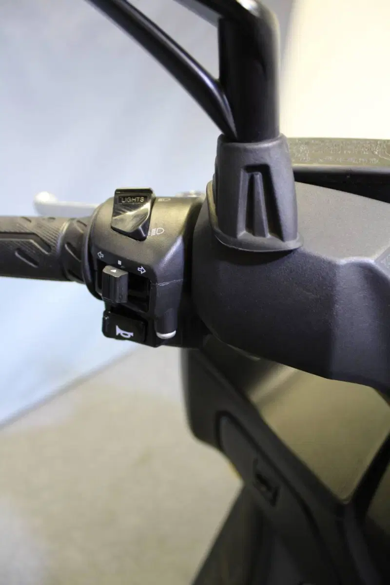 Kymco X-Town 300i City (2021 - 25) (9)