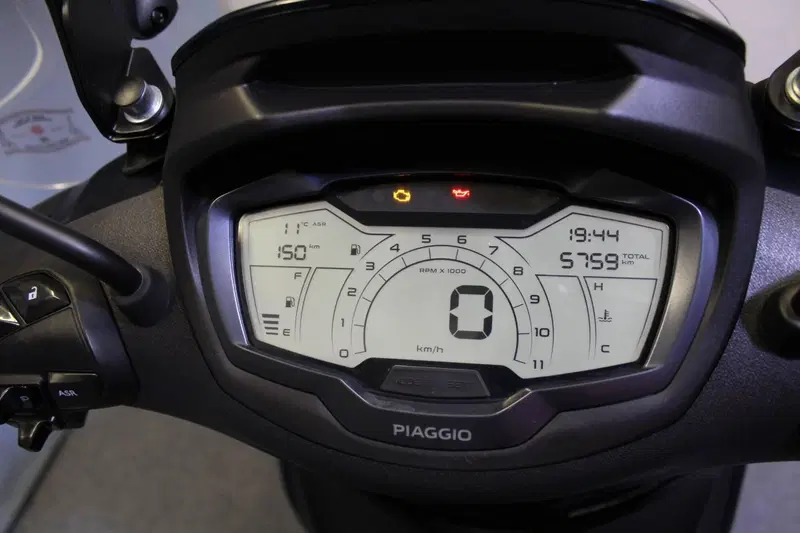 Piaggio Beverly 300 S ABS-ASR (2021 - 25) (11)