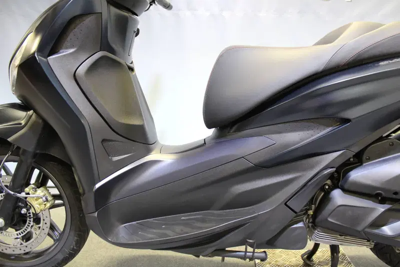 Piaggio Beverly 300 S ABS-ASR (2021 - 25) (17)