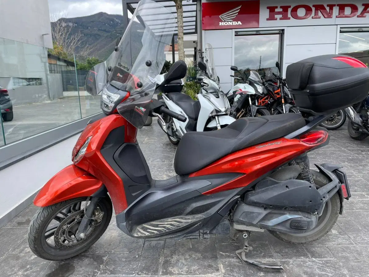 Piaggio Beverly 300 ABS-ASR (2021 - 25) (5)