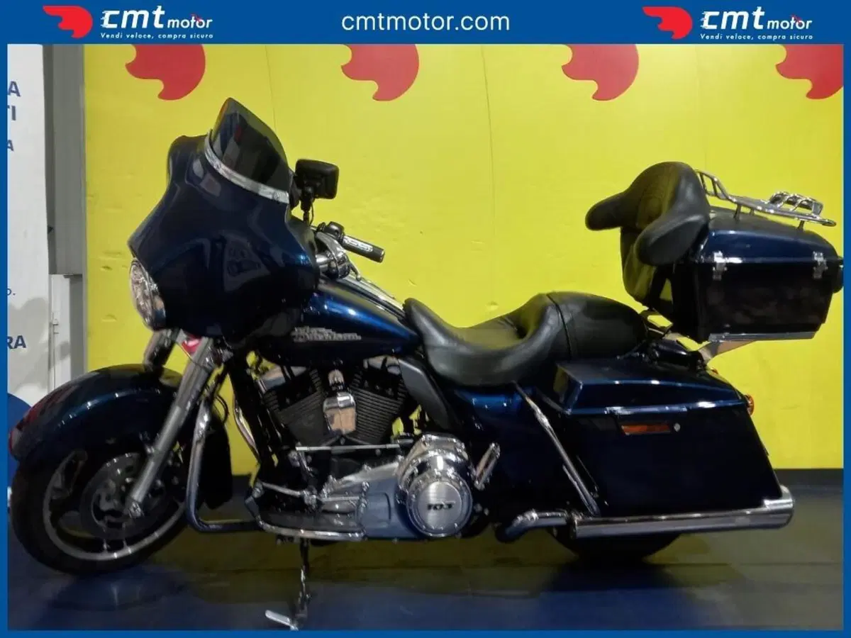 Harley-Davidson 1690 Street Glide (2011 - 13) - FLHX (3)