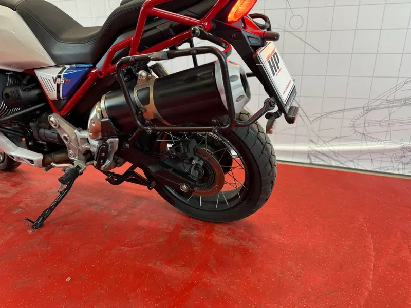 Moto Guzzi V85 TT (2021 - 23) (15)