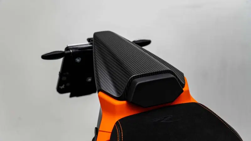 KTM 1290 Super Duke RR (2023) (10)