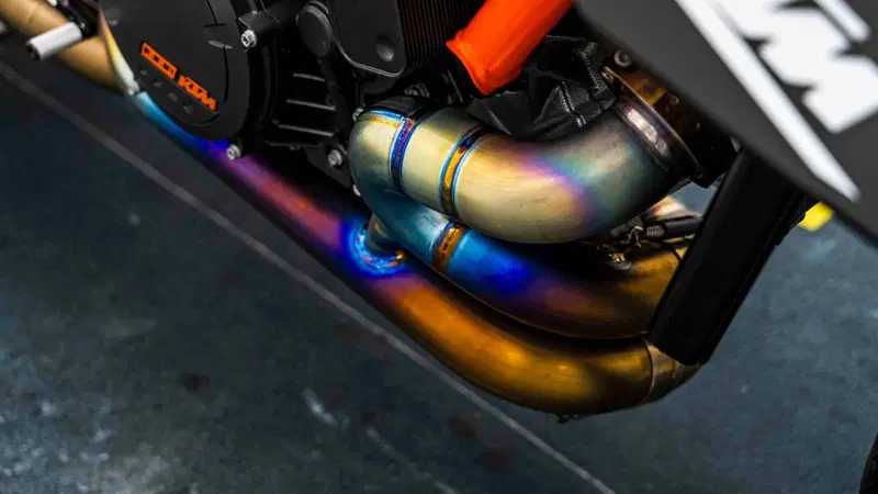 KTM 1290 Super Duke RR (2023) (14)