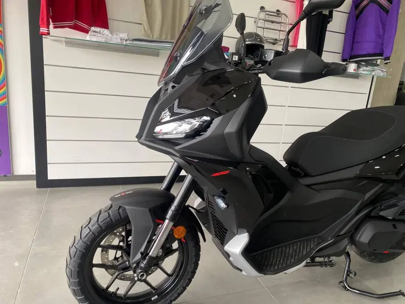 Aprilia SR GT 400 (2026) (4)