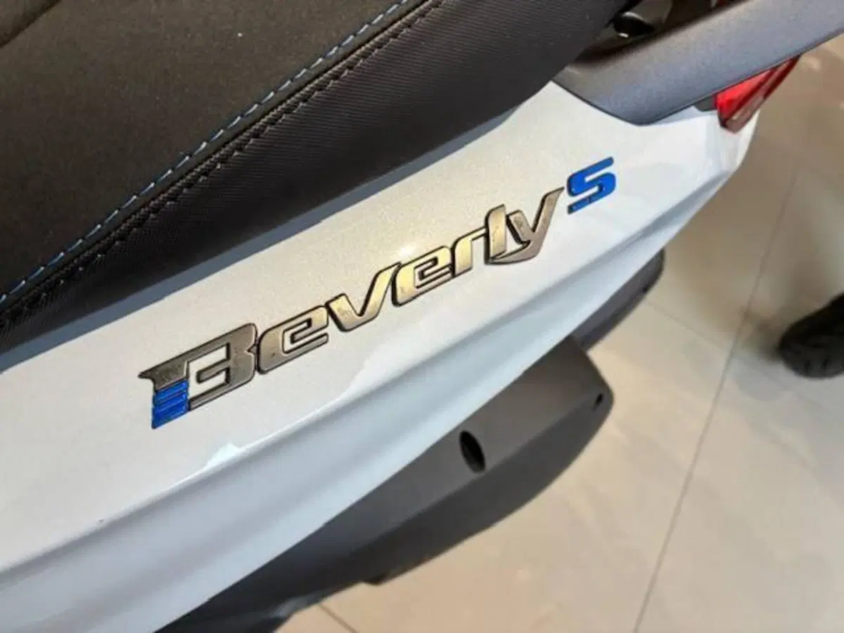 Piaggio Beverly 310 S (2025 - 26) (3)