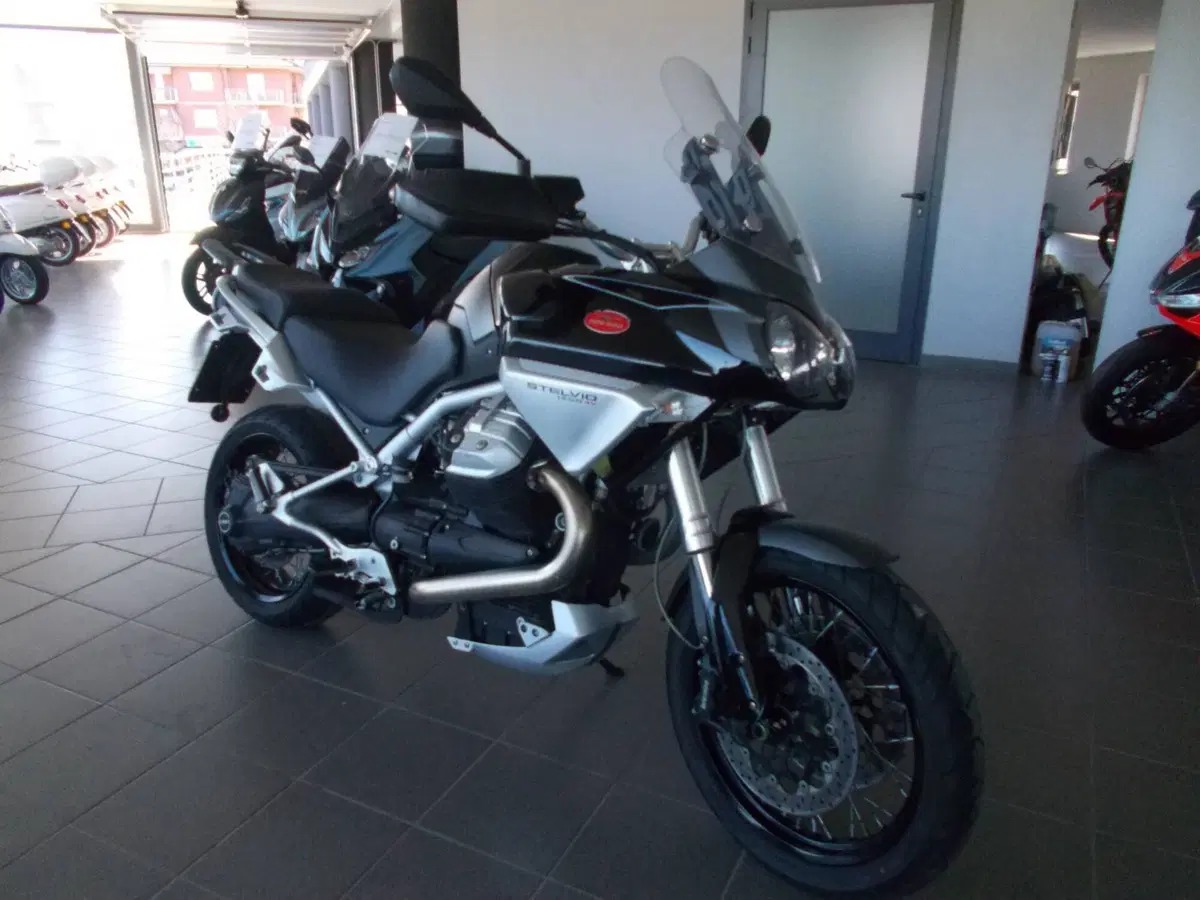 Moto Guzzi Stelvio 1200 4V (2008 - 10)