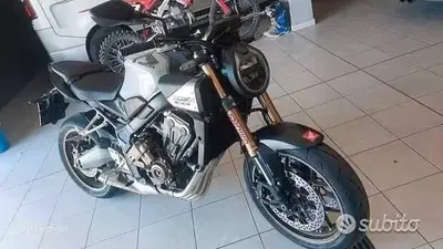 Honda CB 650 R E-Clutch (2024 - 26) usata