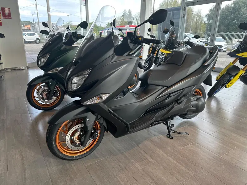 Suzuki Burgman 400 (2025 - 26)