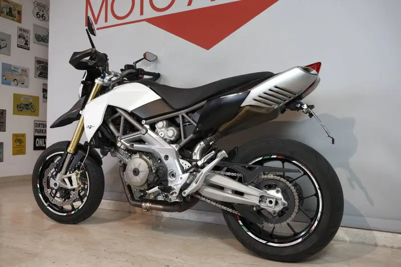 Aprilia Dorsoduro 750 (2009 - 14) (3)