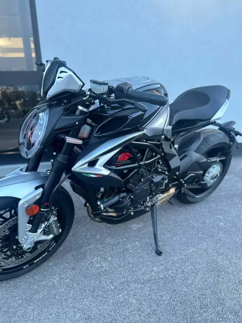 MV Agusta Dragster 800 RR Ottantesimo (2025 - 26) (7)