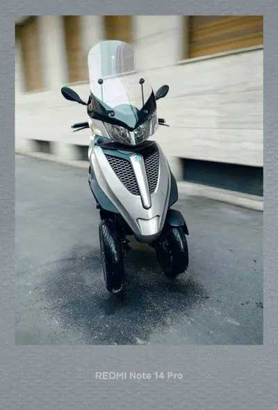 Piaggio Mp3 300 ie Yourban ERL (2011 - 17) usata