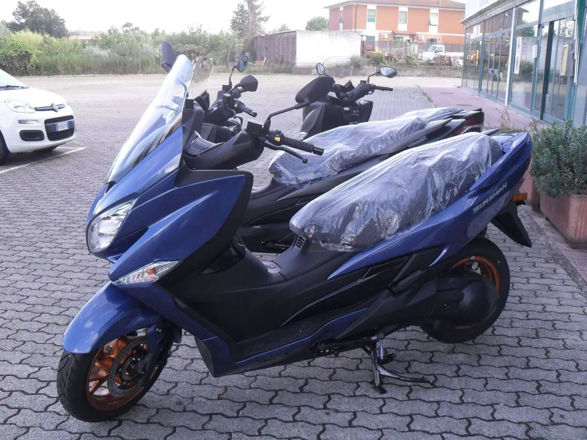 Suzuki Burgman 400 (2025 - 26) (2)