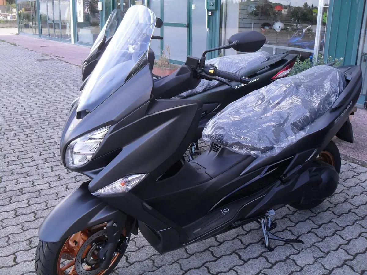 Suzuki Burgman 400 (2025 - 26) (8)