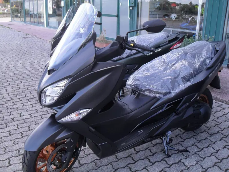 Suzuki Burgman 400 (2025 - 26) (8)