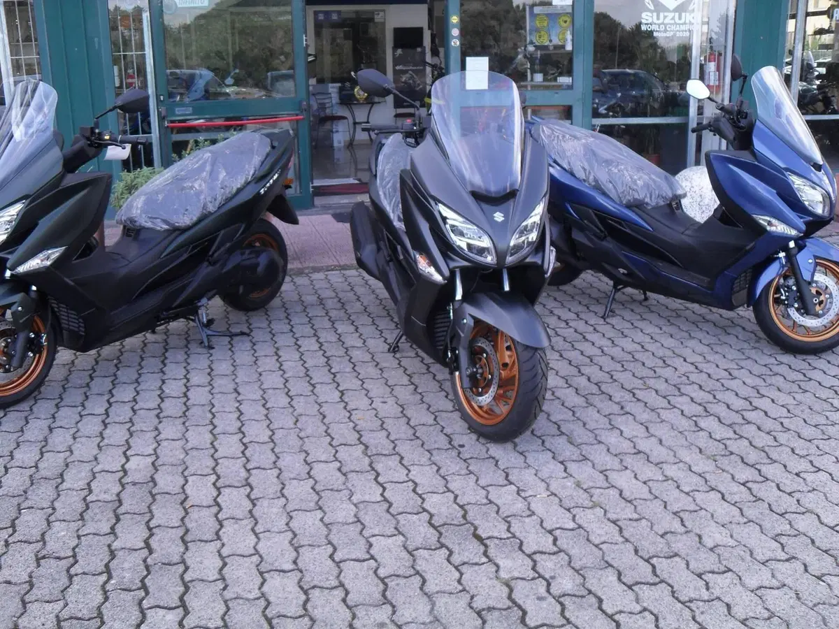 Suzuki Burgman 400 (2025 - 26)