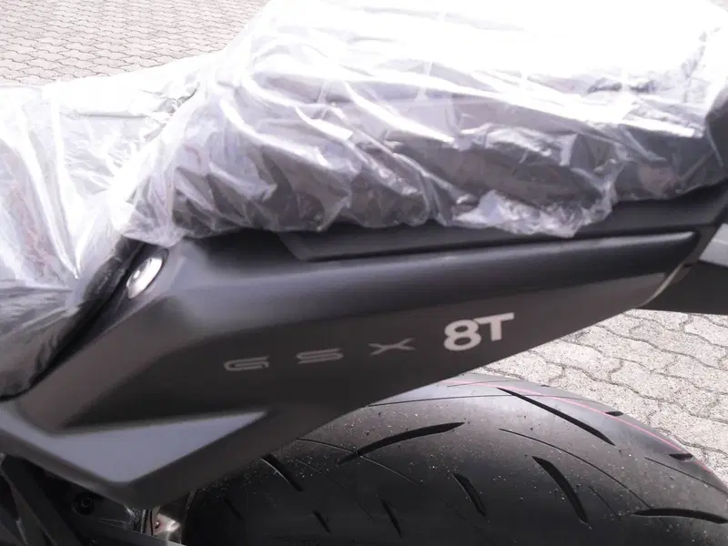 Suzuki GSX-8T (2025 - 26) (7)