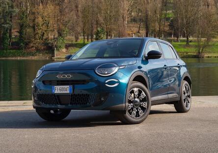 Fiat 600: arriva il Turbo 100 con cambio manuale | Prezzi e caratteristiche 